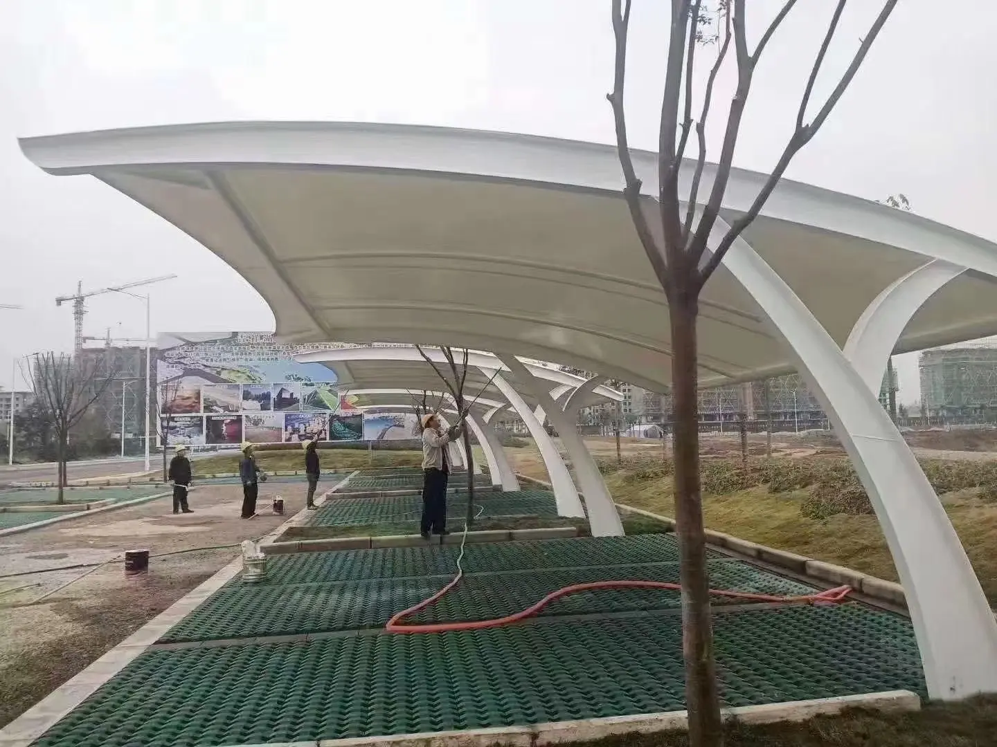 贵州黔西南膜结构车棚采购避坑指南:本地气候不同,别拿低价当性价比